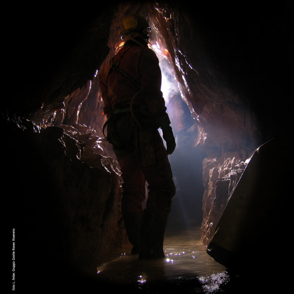 Cavo, cavi, cava...caves. Spazi oscuri da riempire di sapere Cavo, cavi, cava...caves. Spazi oscuri da riempire di sapere